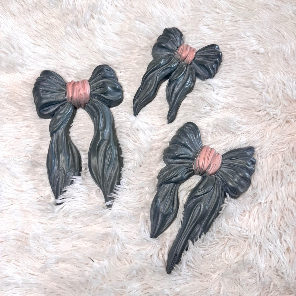 Vintage Cottage-core Homeco Resin Bow Shaped Decorative Wall Art Set